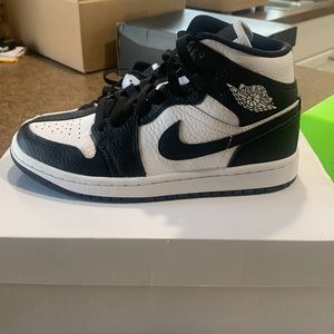 Womens Air Jordan 1 Mid 6.5